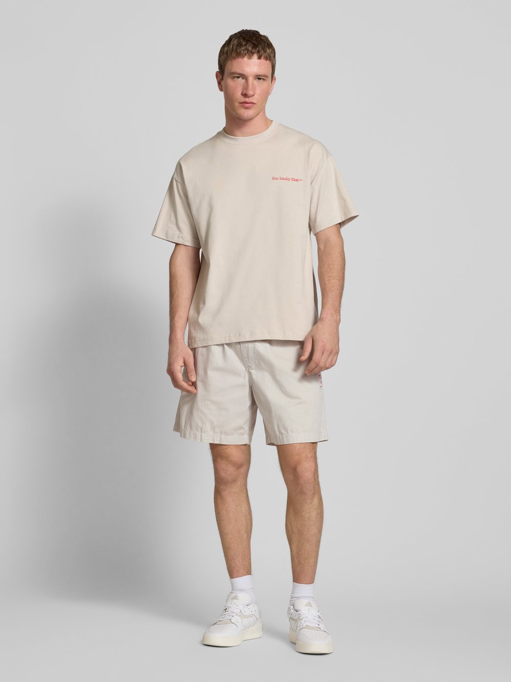 

Шорты с эластичным поясом модель 'WORKWEAR' adidas Originals, бежевый