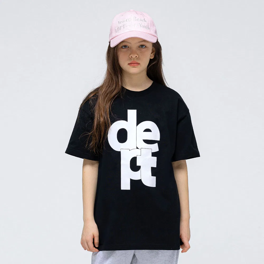 Детская чёрная футболка с графическим логотипом от Little Dept — фото 2