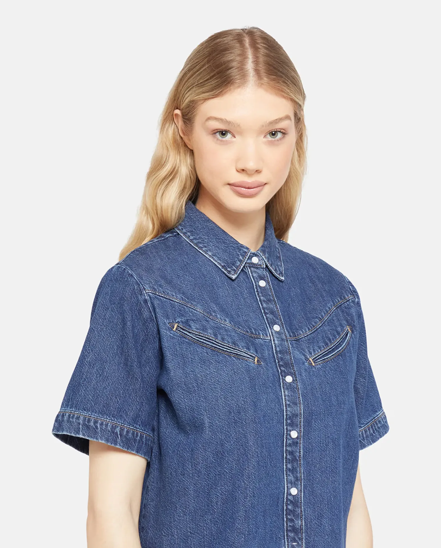 Женская короткая джинсовая рубашка Levi's, темно-синий — фото 3