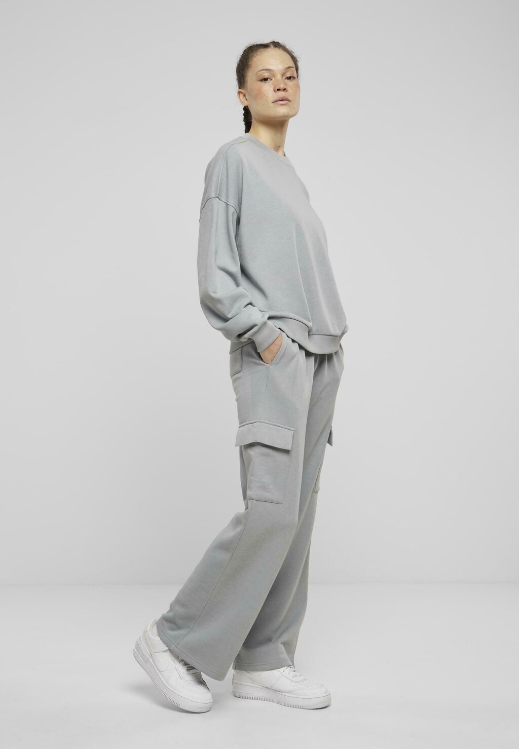 

Толстовка CREWNECK Urban Classics, светло-серый