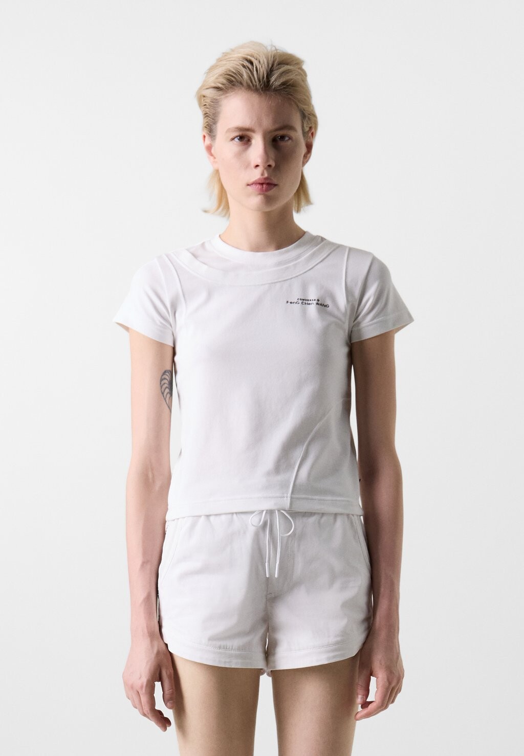 

Принт на футболке CONVERSE X FENG CHEN WANG TEE Converse, белый