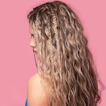 Текстурирующий мусс для волос Mermaid Beach Waves 200 мл с кокосовой водой и УФ-фильтрами. Средняя фиксация без трещин для длительного естественного объема Umberto Giannini — фото 2