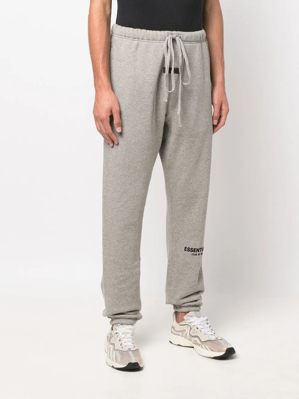 Спортивные брюки с логотипом FEAR OF GOD ESSENTIALS, серый — фото 3