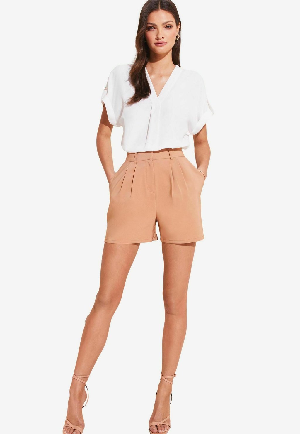 

Блуза REGULAR FIT UTILITY V NECK SHORT ROLL SLEEVE Lipsy, белый