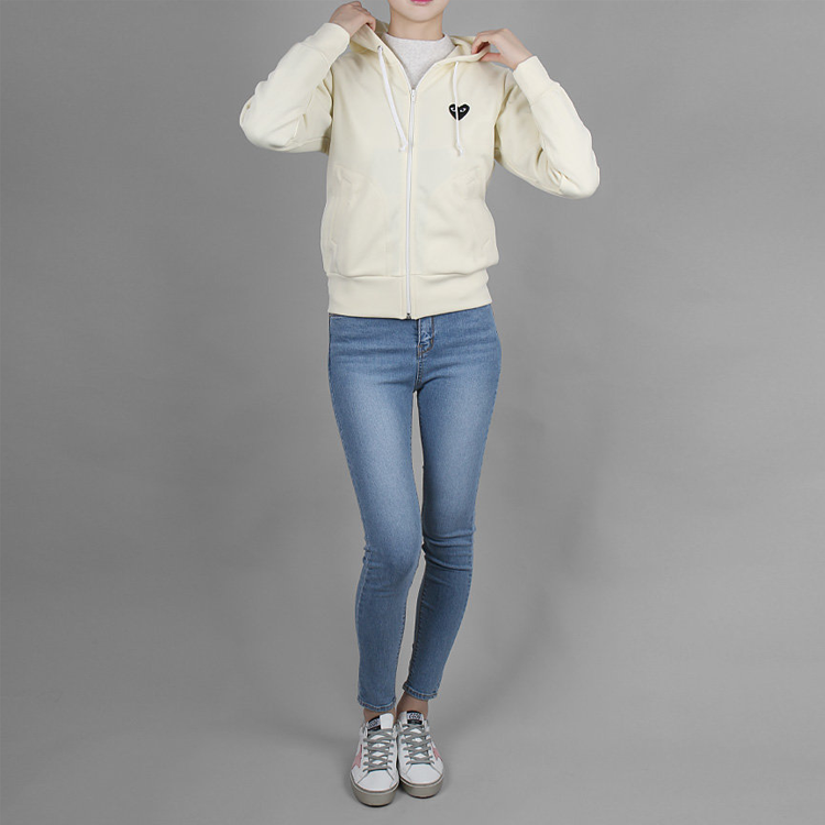 Куртка (WMNS) COMME des GARCONS PLAY Zip Hoodie Big Black Heart 'Beige', бежевый — фото 4
