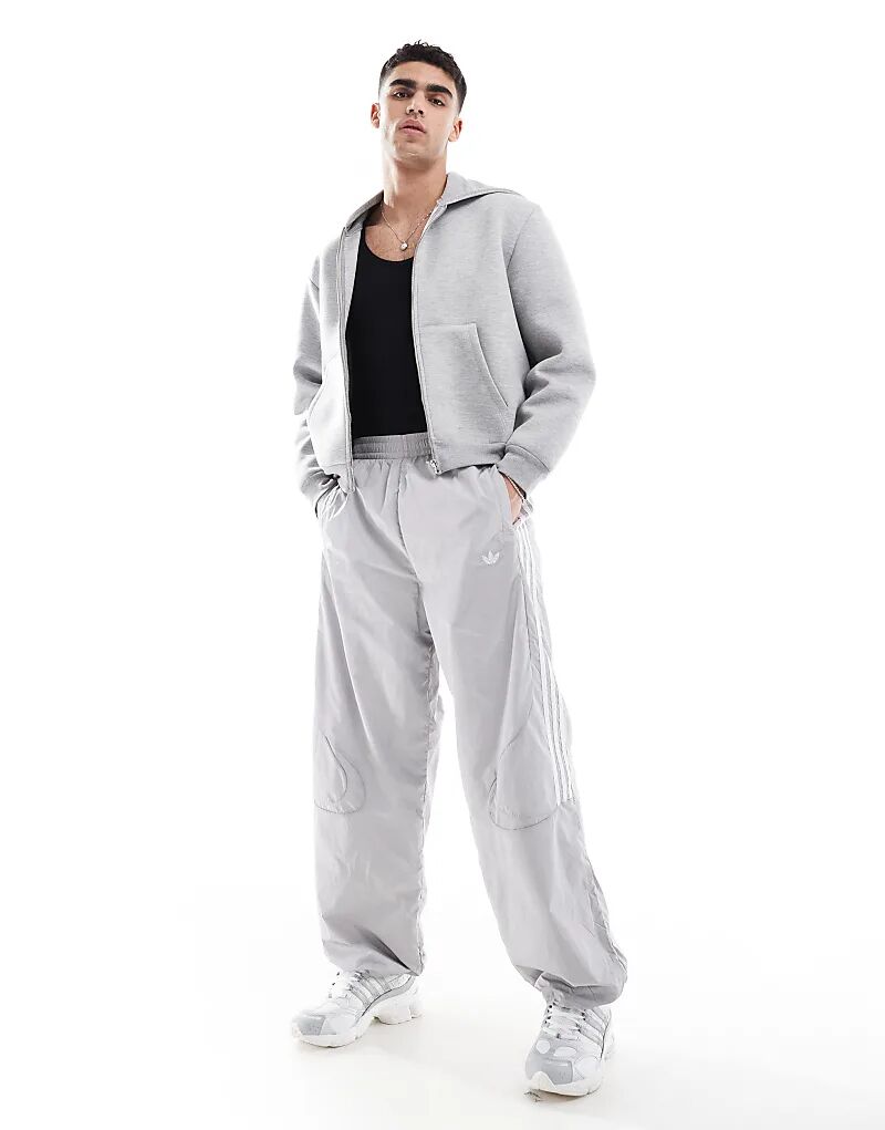 

Спортивные брюки adidas Originals Adicolor teamgeist oversize серого цвета