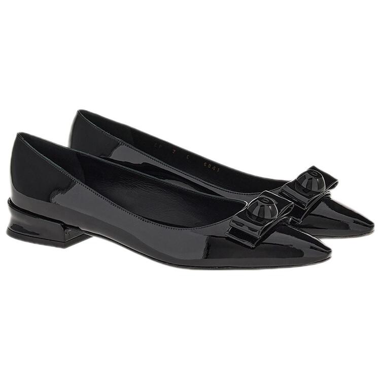 Туфли женские Ferragamo Vara с острым носком, черный — фото 3