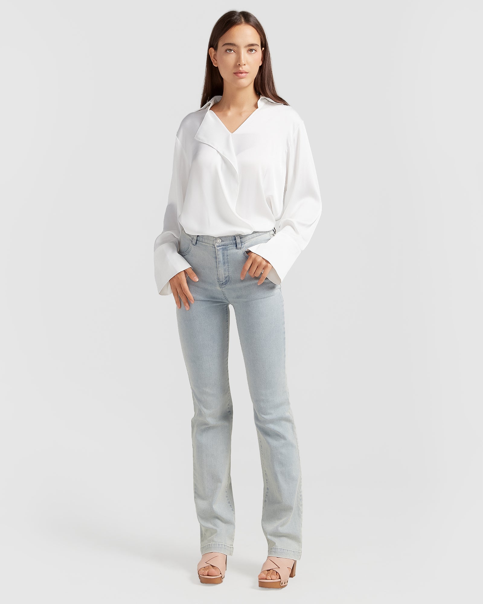 

Джинсы-бутлеги Impossible Highs Belle&Bloom, цвет stonewash
