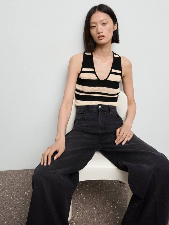 

Топ Noemi в полоску с вязаным узором Mango, Black