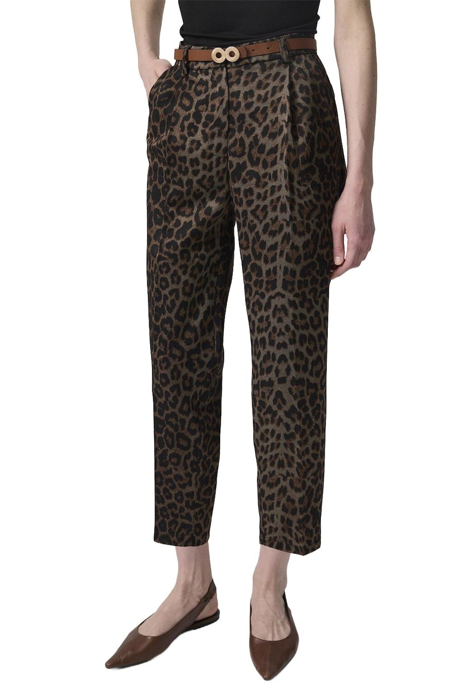 

Зауженные брюки со складками спереди Touche Prive, коричневый