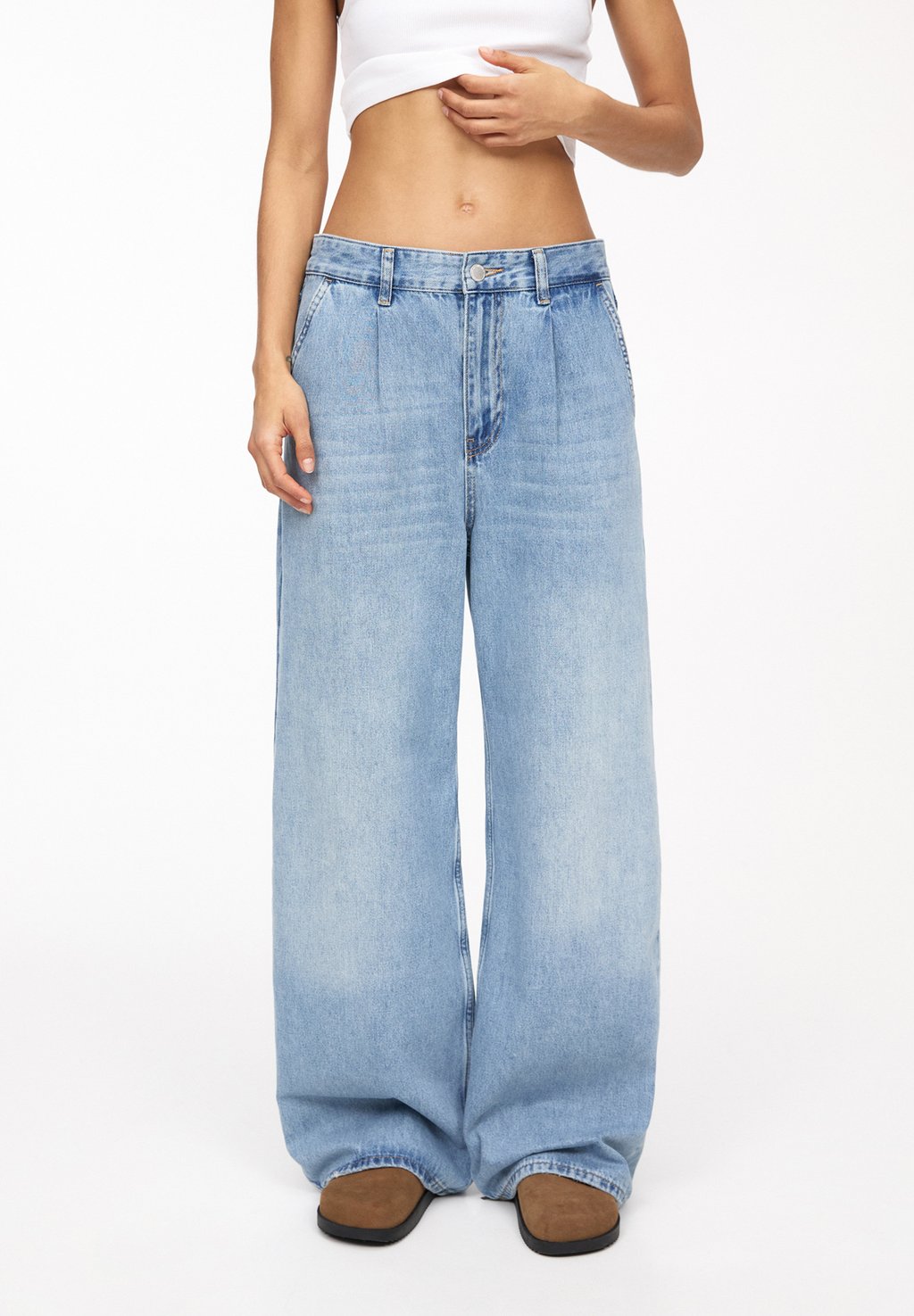 

Джинсы прямого покроя PULL&BEAR, деним