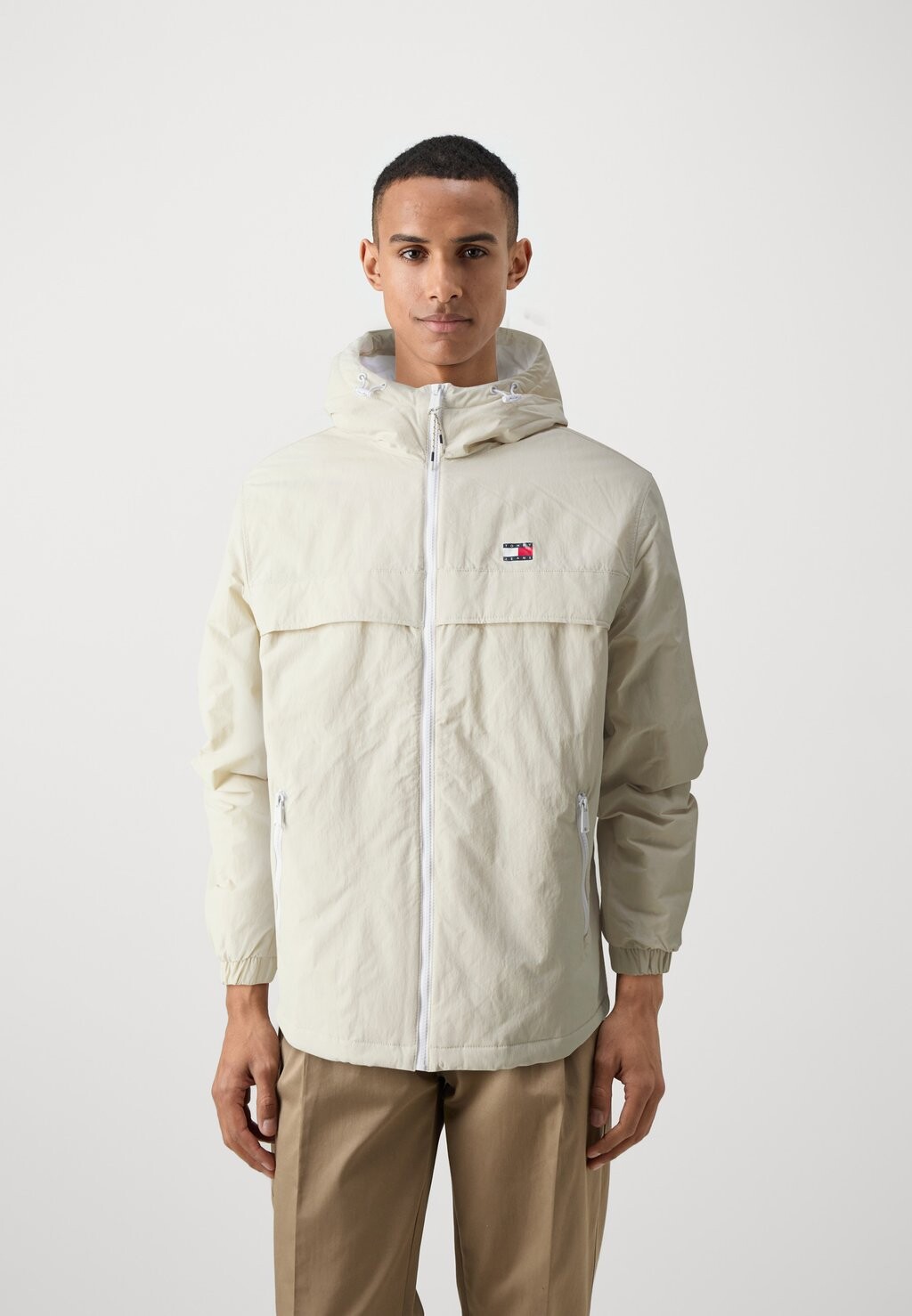 

Легкая куртка PADDED SOLID CHICAGO Tommy Jeans, кремовый