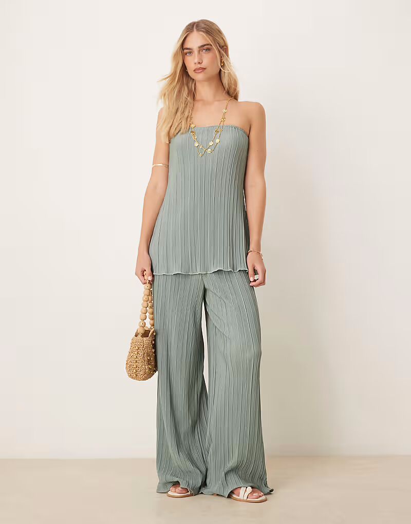 

Плиссированные брюки с подвернутым краем нежно-зеленого цвета Yas