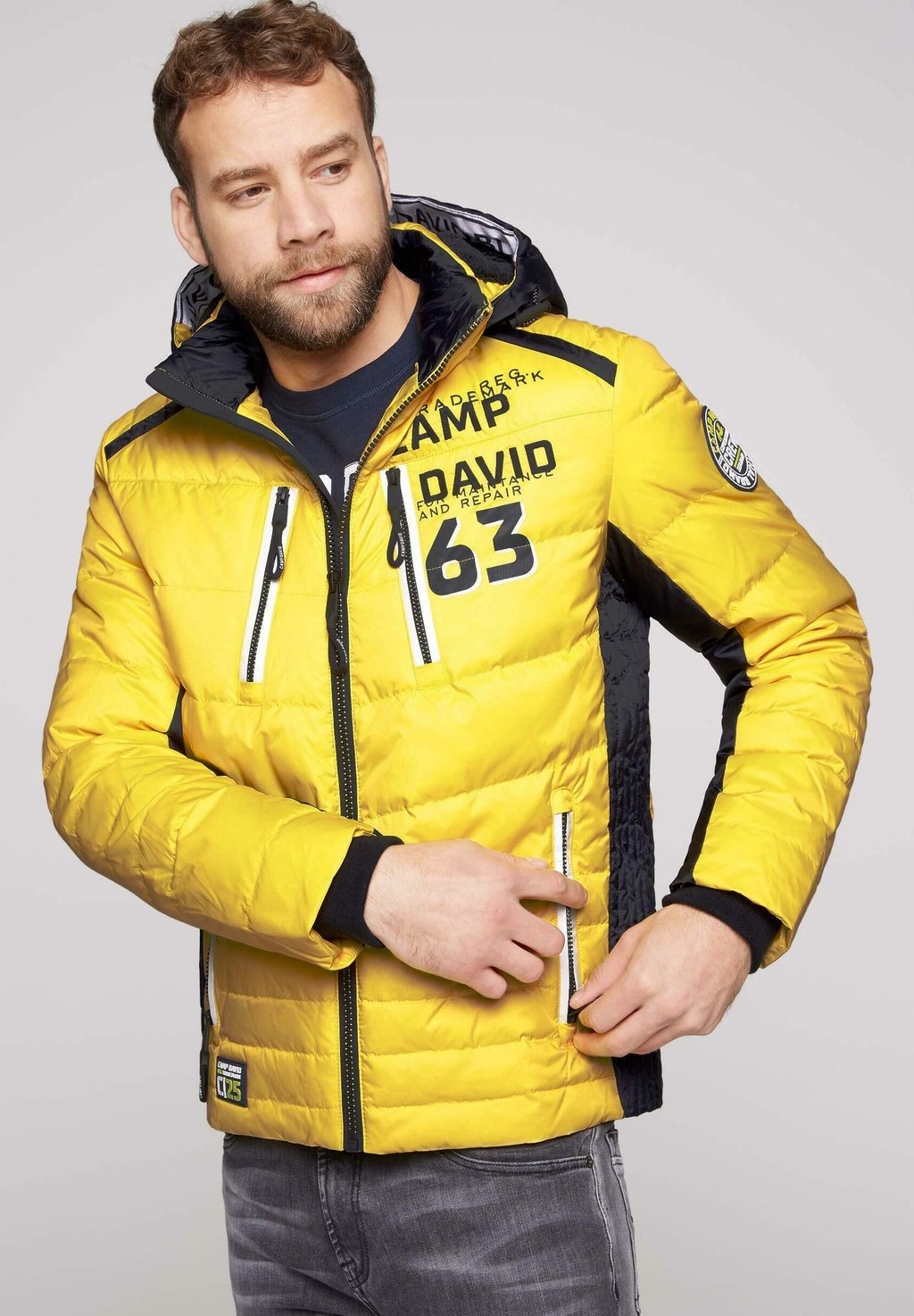 

Пуховик STEPP IM DESIGN MIT LOGO ARTWORKS Camp David, желтый