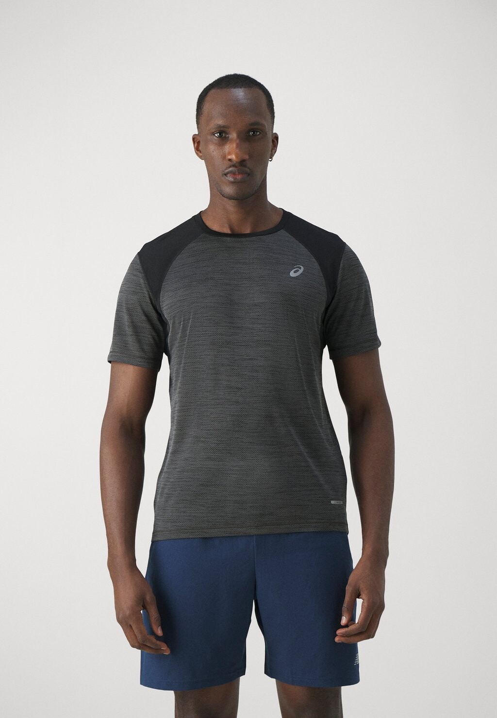 

Спортивная футболка Road ASICS, цвет performance black