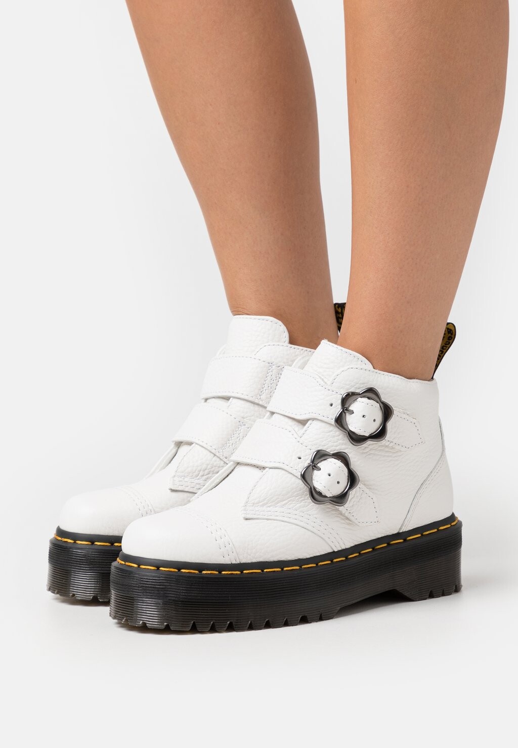 

Ботильоны на платформе Dr. Martens