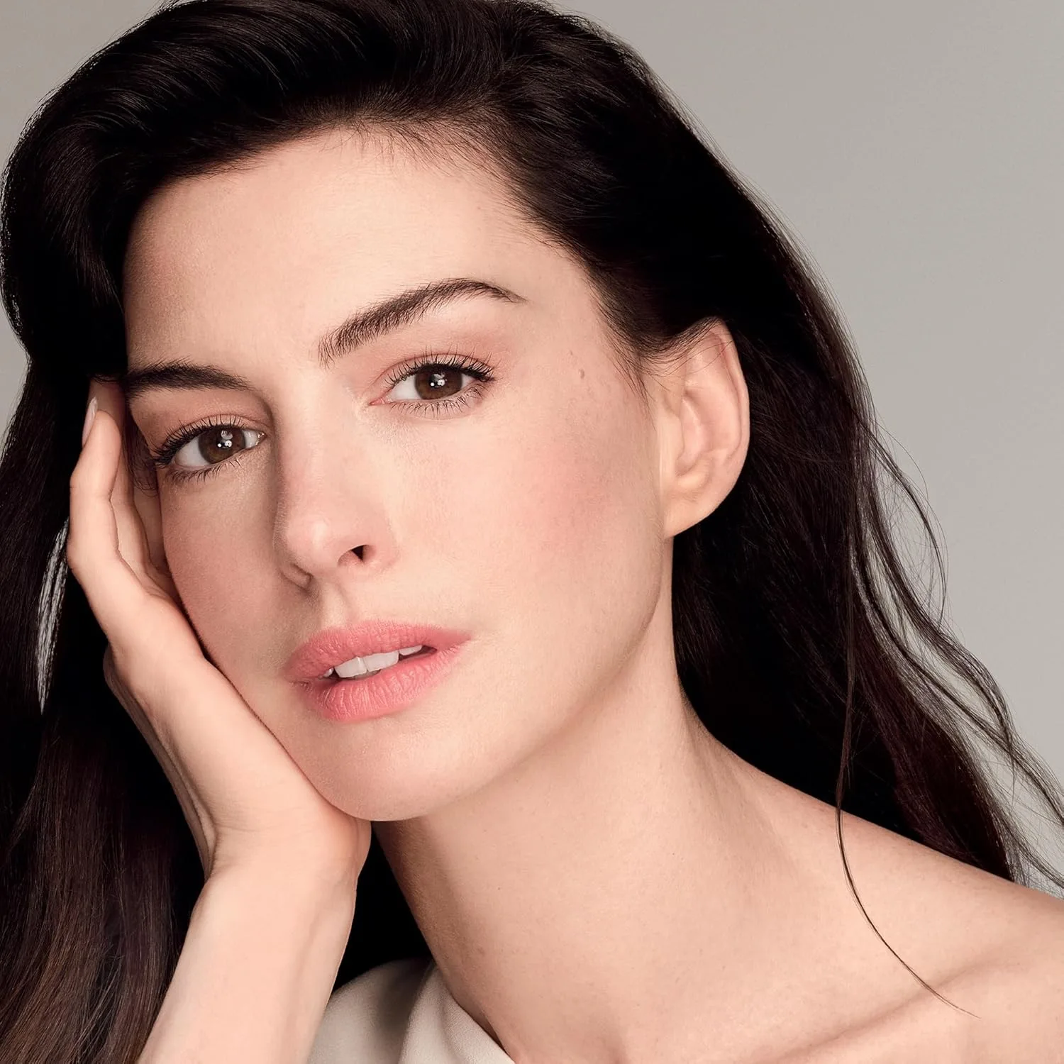 Крем Shiseido Vital Perfection - антивозрастной увлажняющий крем для нормальной и сухой кожи - заметно подтягивает и укрепляет кожу. — фото 3