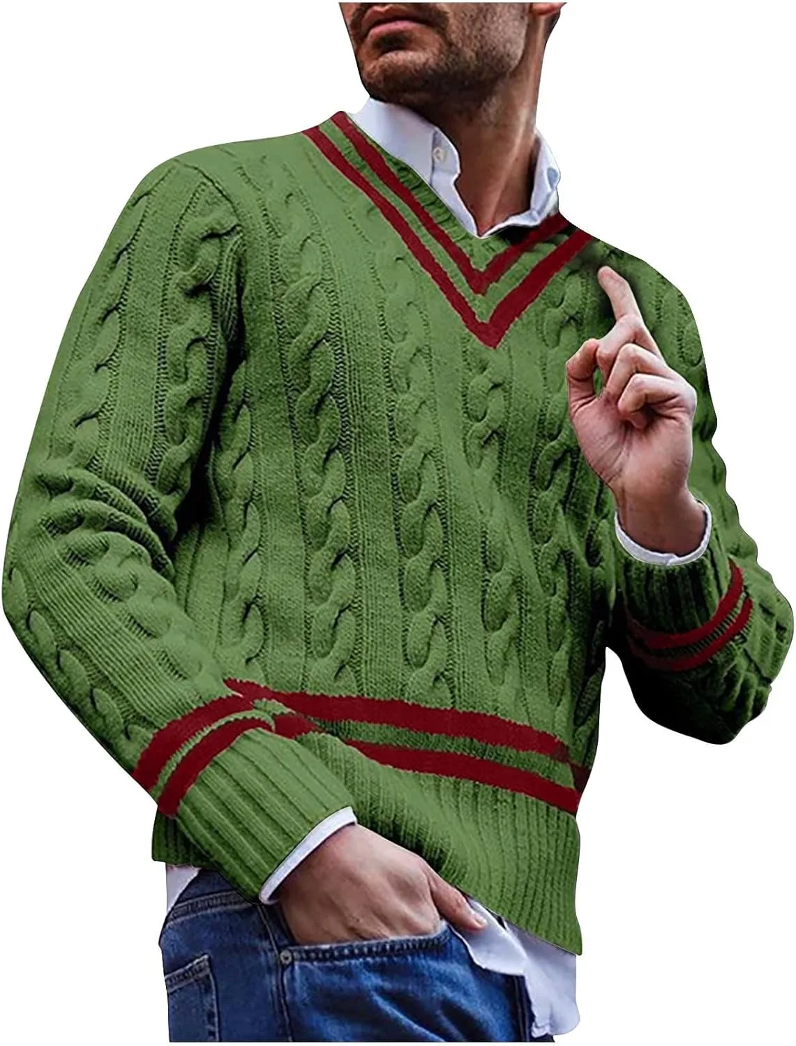 

Мужской вязаный свитер с V-образным вырезом и кабельным узором