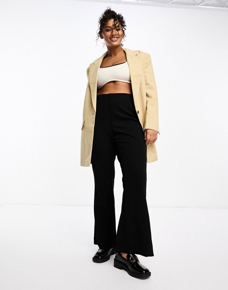 

Черные расклешенные брюки из джерси Vero Moda Curve