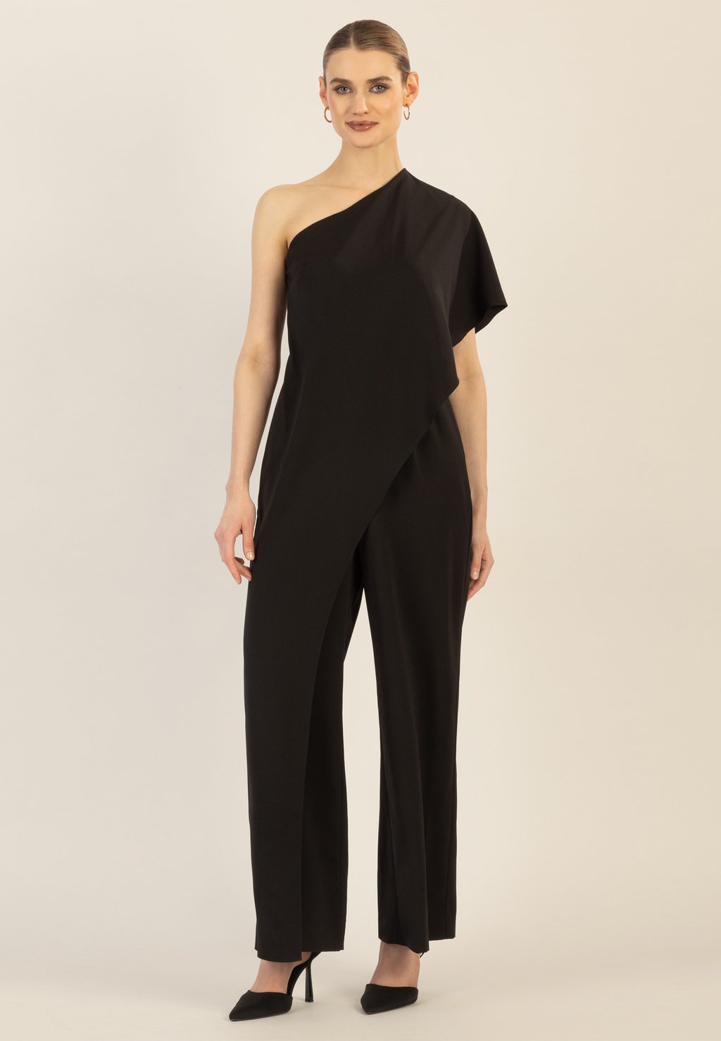 

Комбинезон ONE-SHOULDER OVERALL Apart, черный