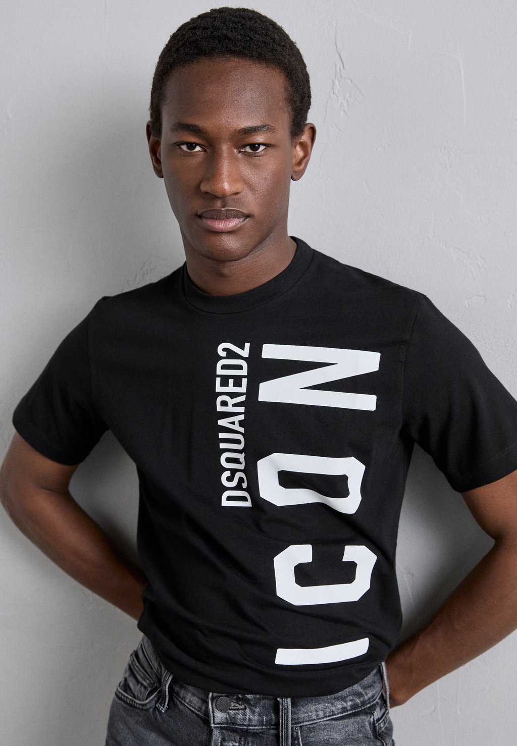 

Футболка с принтом DSQUARED2 ICON, черный