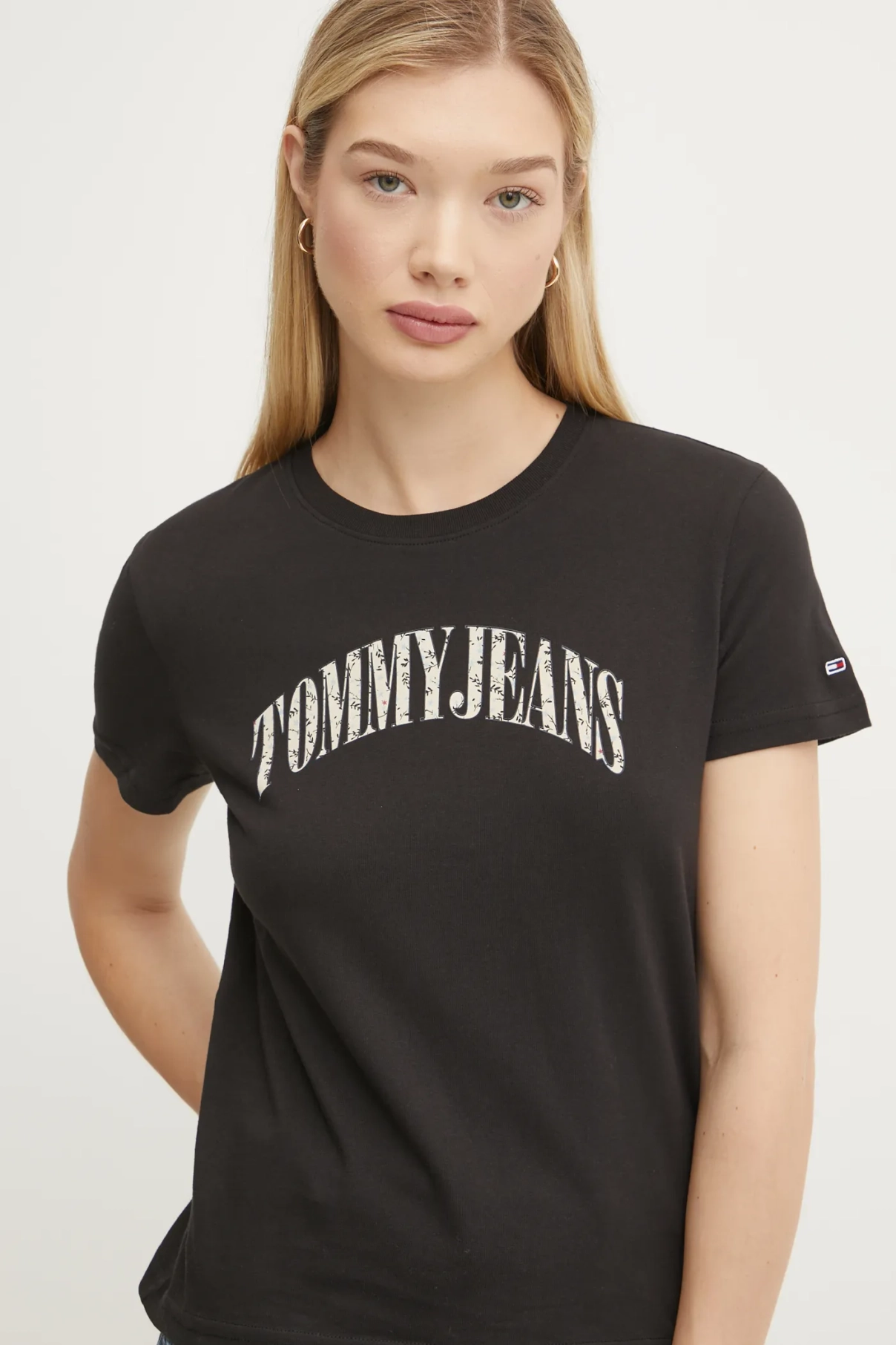 

Хлопковая футболка Tommy Jeans, черный