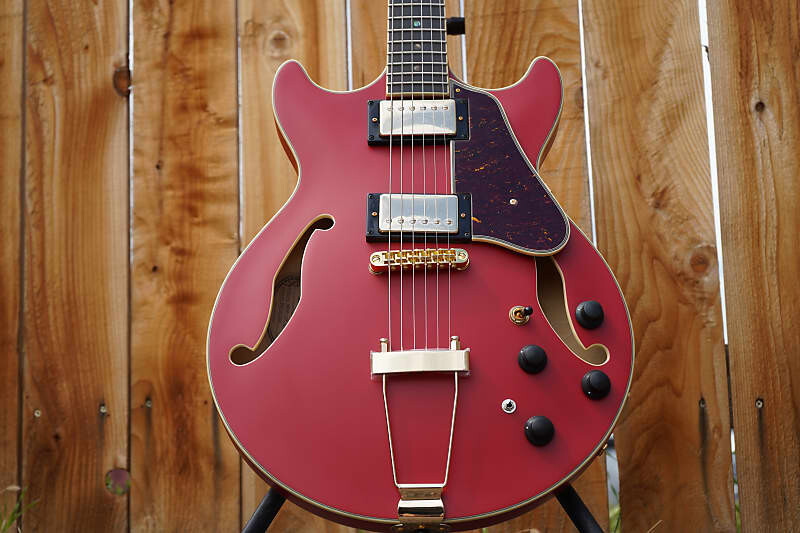 

Электрогитара Ibanez AMH90 Cherry Red Flat 6-String Electric Guitar