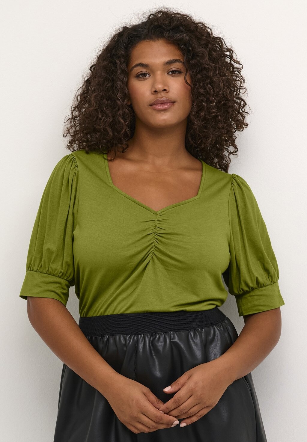 

Блузка Sissy Kaffe Curve, цвет calla green
