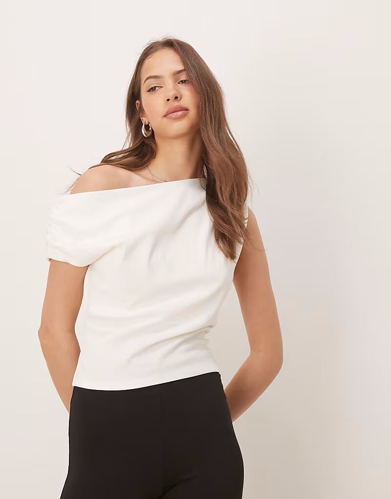 

Детская футболка с открытыми плечами и сборками ASOS DESIGN цвета кокосового молока