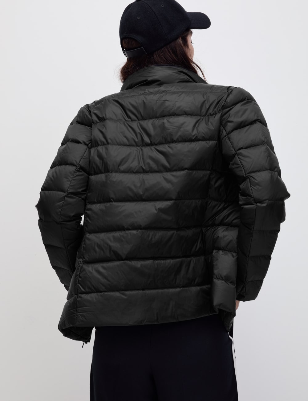 

Стеганая куртка Packaway с перьями и пухом Marks & Spencer, черный