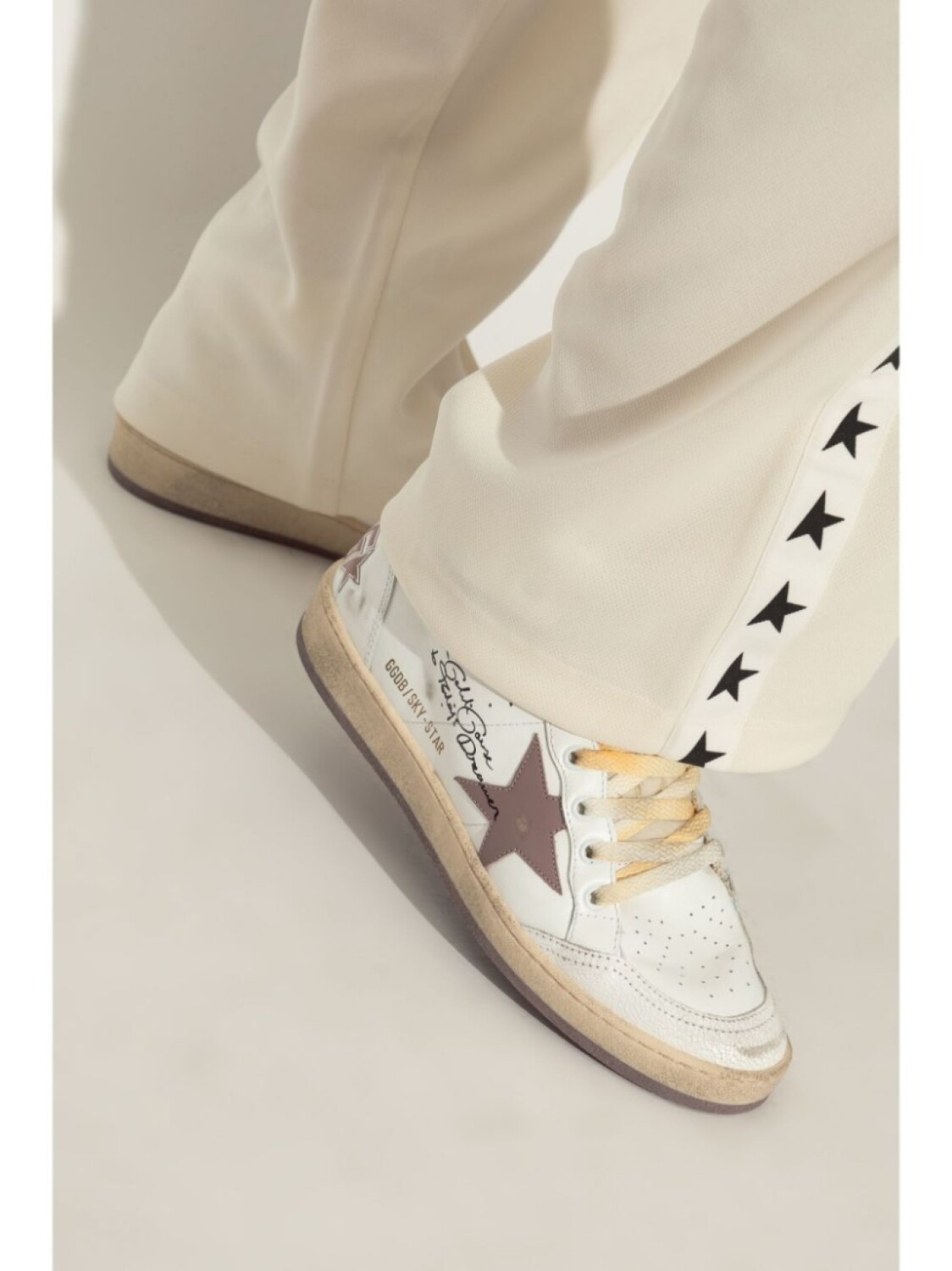 Golden Goose кроссовки со звездной нашивкой, белый — фото 2
