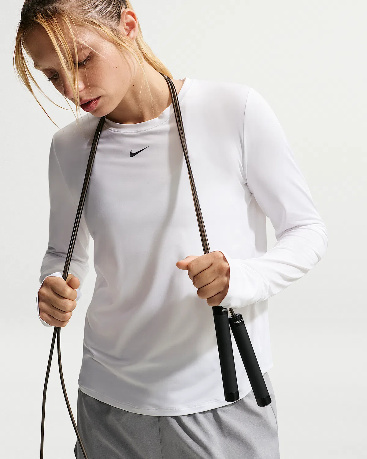 Женский топ Nike One Classic с длинным рукавом Dri-FIT, White/Black — фото 3