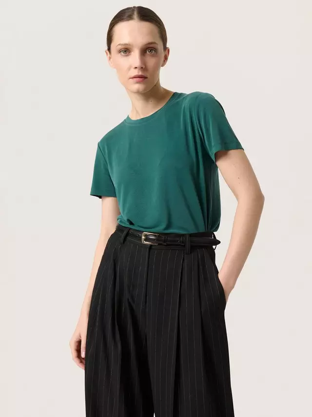

Футболка Soaked In Luxury Columbine Short Sleeve Jersey, цвет rain/forest