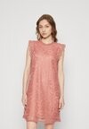 

Коктейльное платье / Вечернее платье PCOLLINE DRESS Pieces, красный