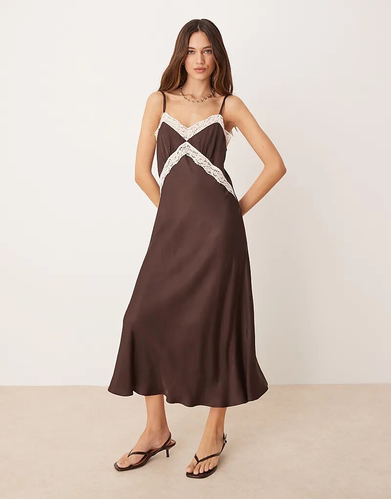 

Платье макси Nobody's Child Solene с кружевной отделкой шоколадного и кремового цвета