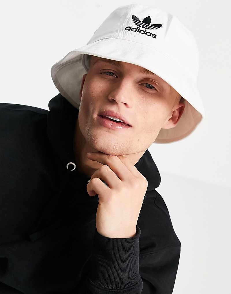 

adidas Originals – adicolor – Панама белая