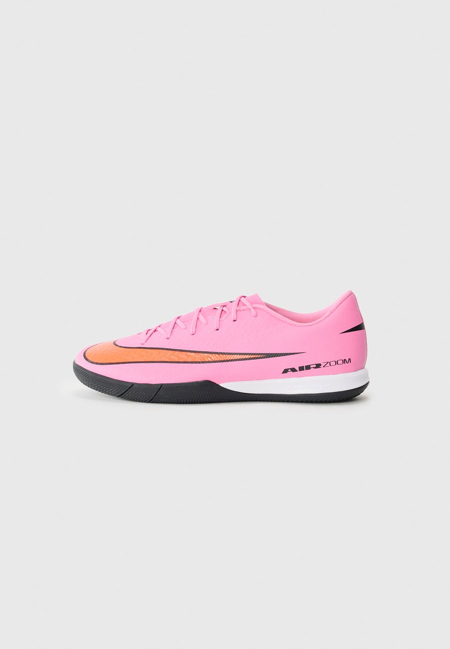 

Кроссовки Nike Performance ZOOM VAPOR 16 ACADEMY IC, Magic Flamingo/Black/Total Crimson/Apricot