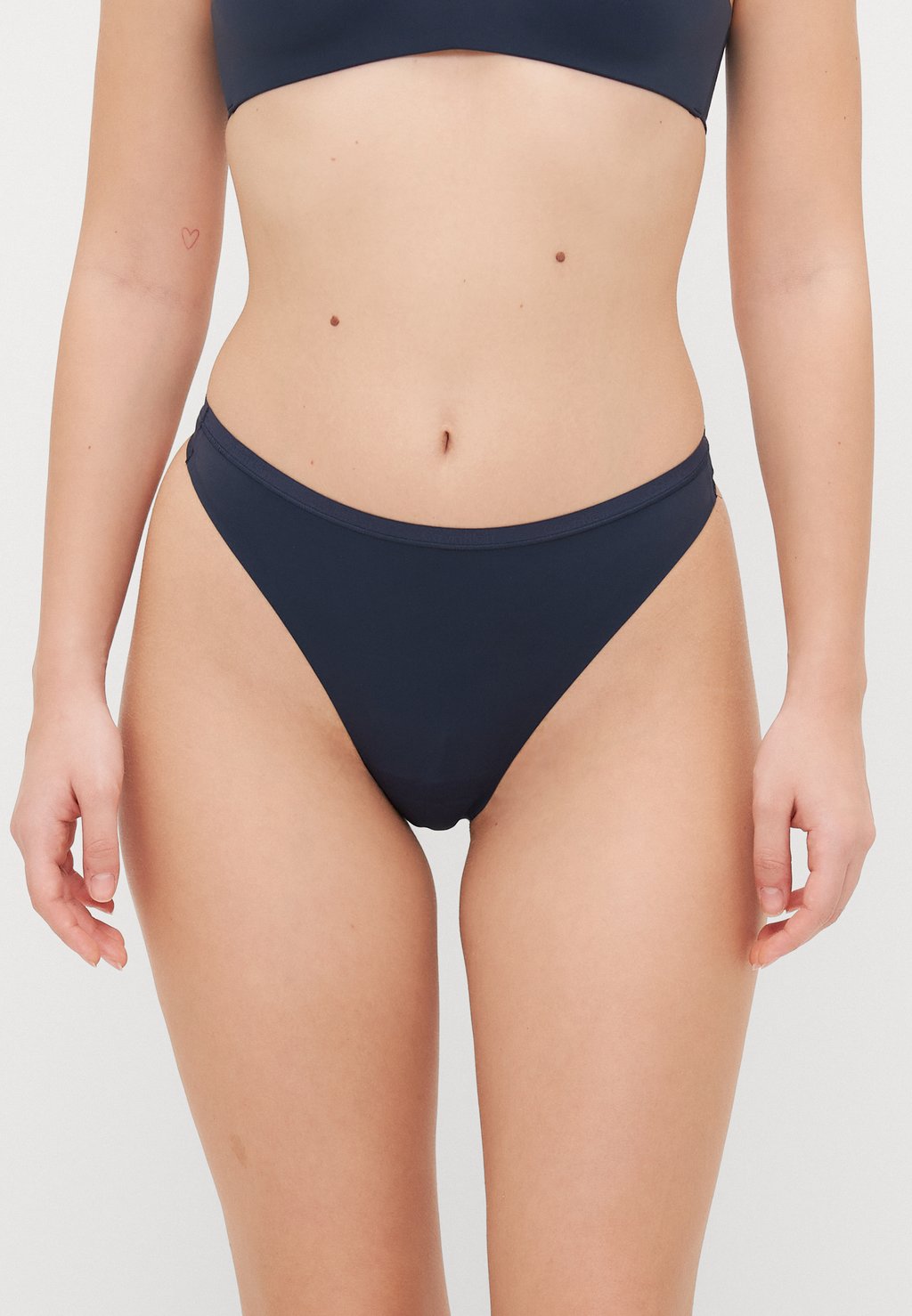 

Стринги THONG Calvin Klein Underwear, синий