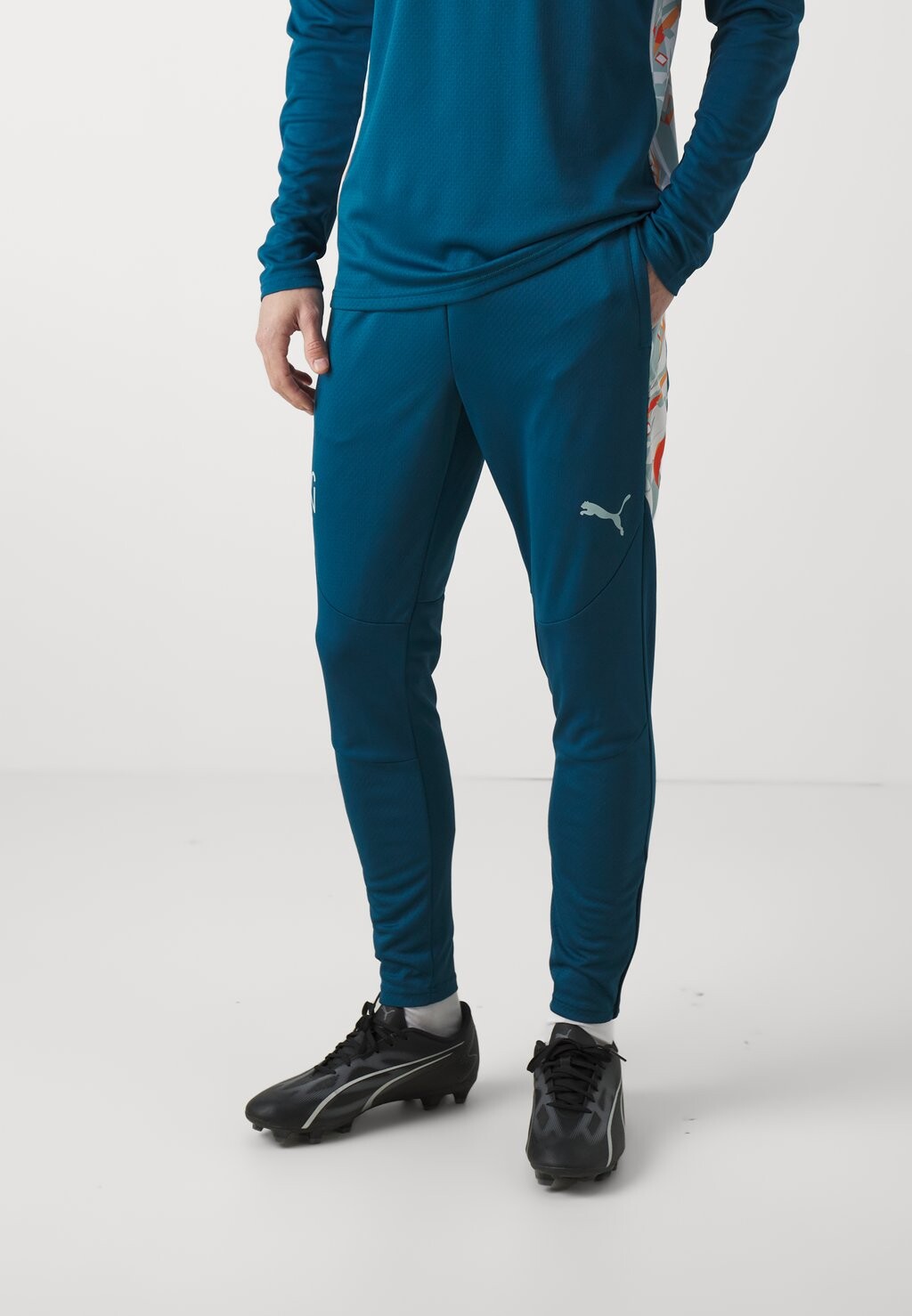 

Брюки для бега NEYMAR JR CREATIVITY TRAINING PANTS Puma, цвет ocean tropic/hot heat