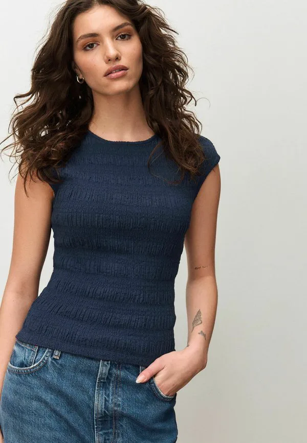 

Футболка с круглым вырезом и фактурной поверхностью. базовая футболка. Next, Navy, Синий, Футболка с круглым вырезом и фактурной поверхностью. базовая футболка. Next, Navy