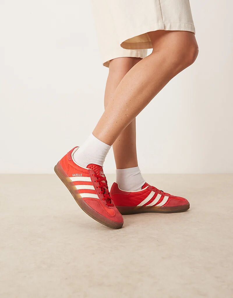 Кроссовки для дома adidas Originals Gazelle красного и кремового цветов