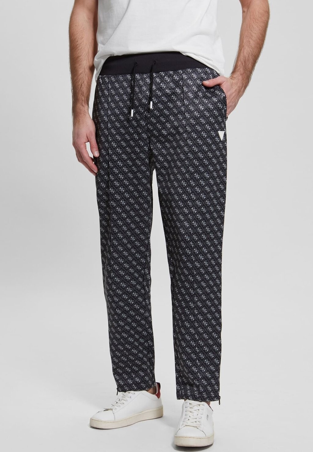 

Спортивные брюки Allover Logo Guess, цвет schwarz