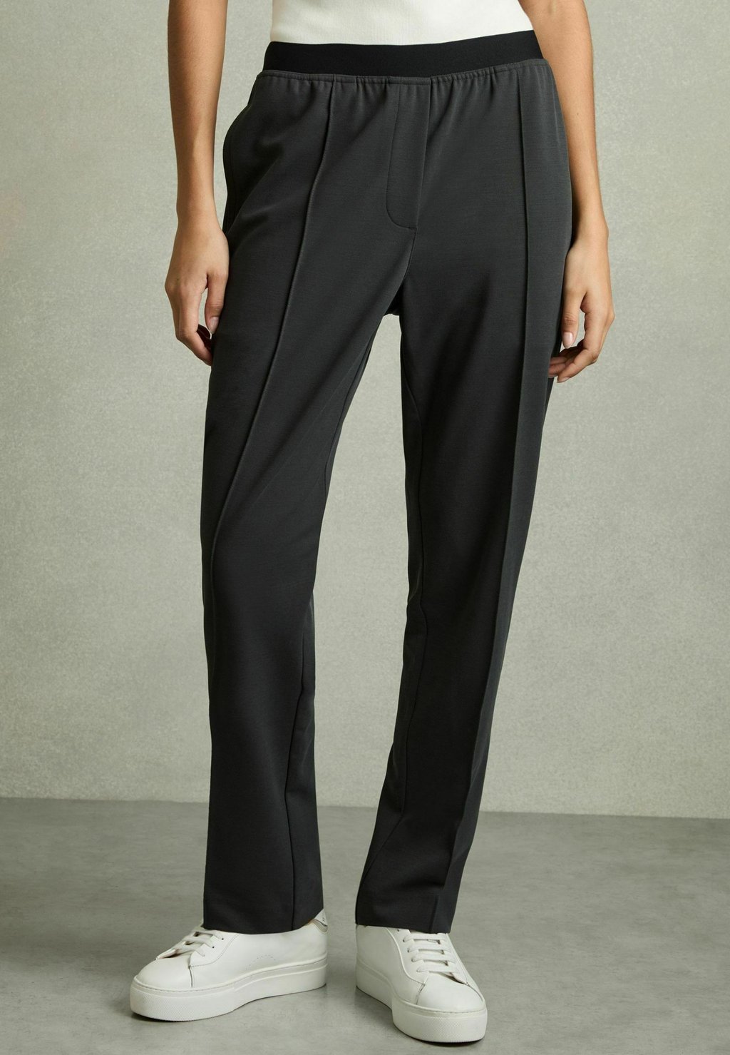 

Брюки REGULAR FIT - LUCIA ELASTICATED-WAISTBAND Reiss, серый