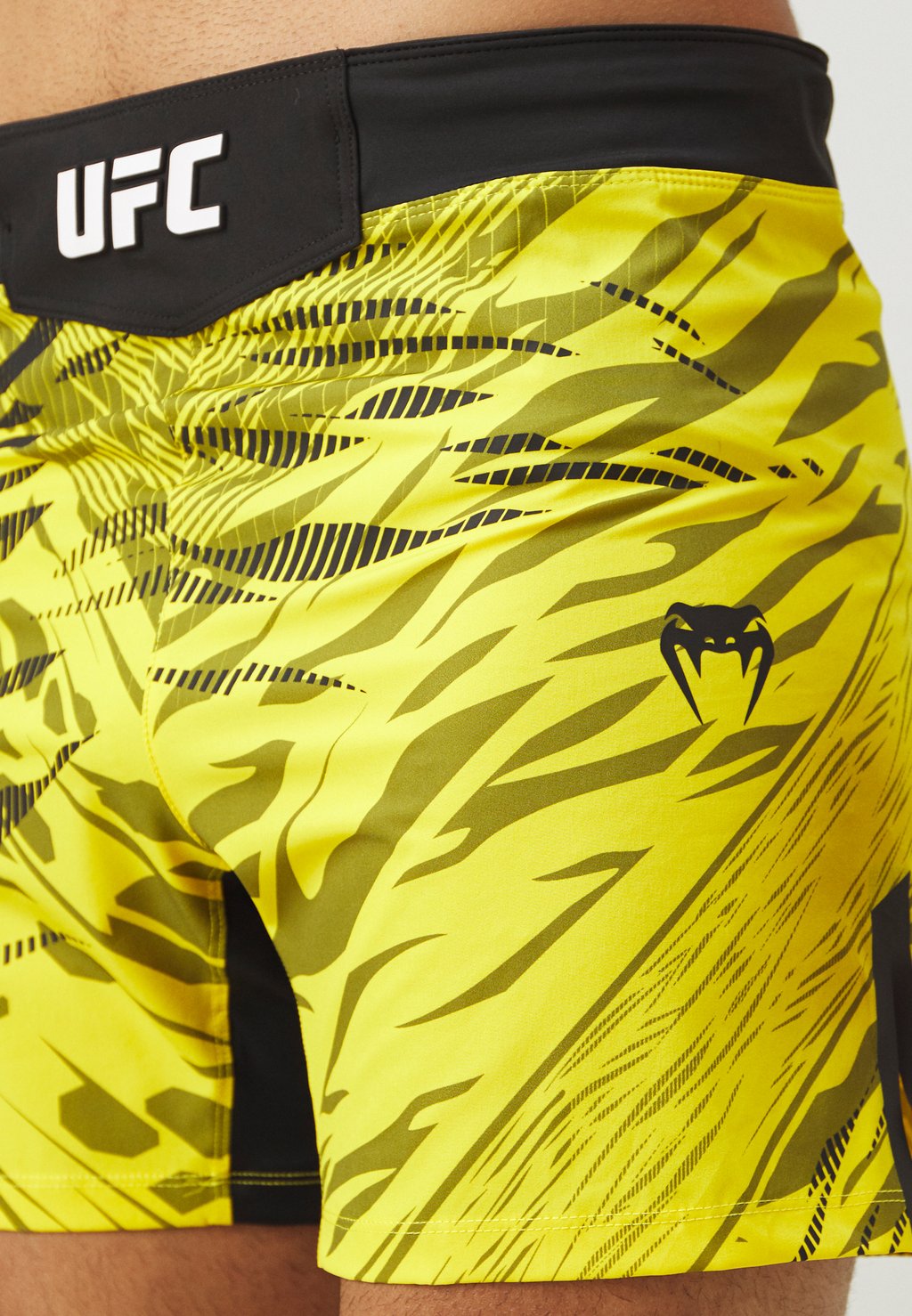 

Спортивные шорты UFC AUTHENTIC FIGHT NIGHT MENS FIGHTSHORTS SHORT Venum, желтый