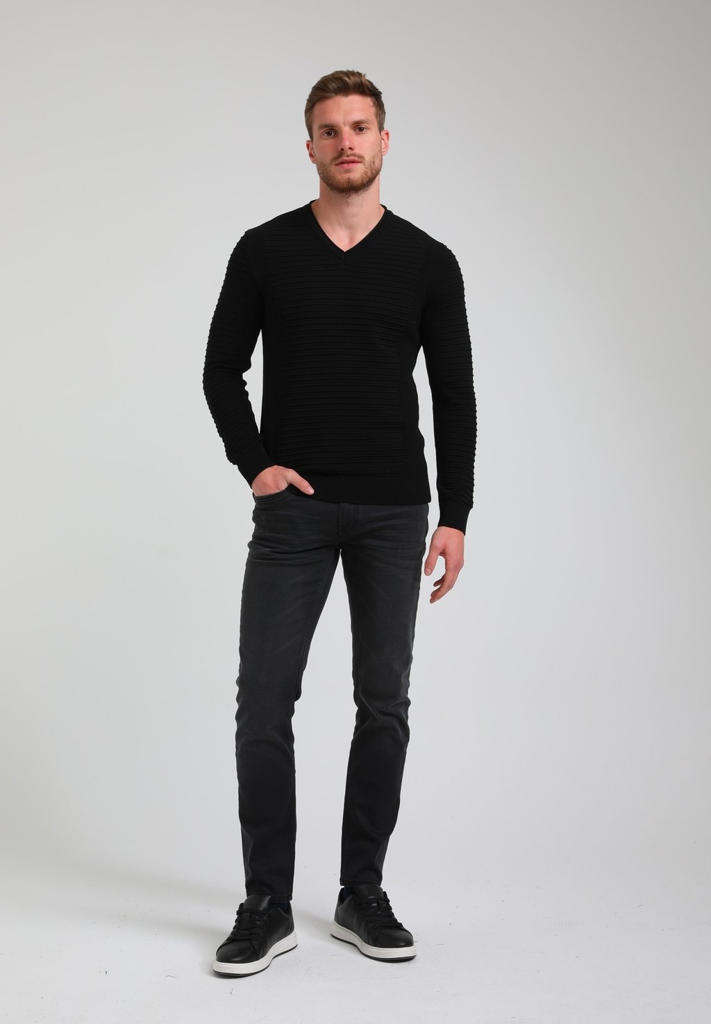 

Джемпер V NECK Gabbiano, черный