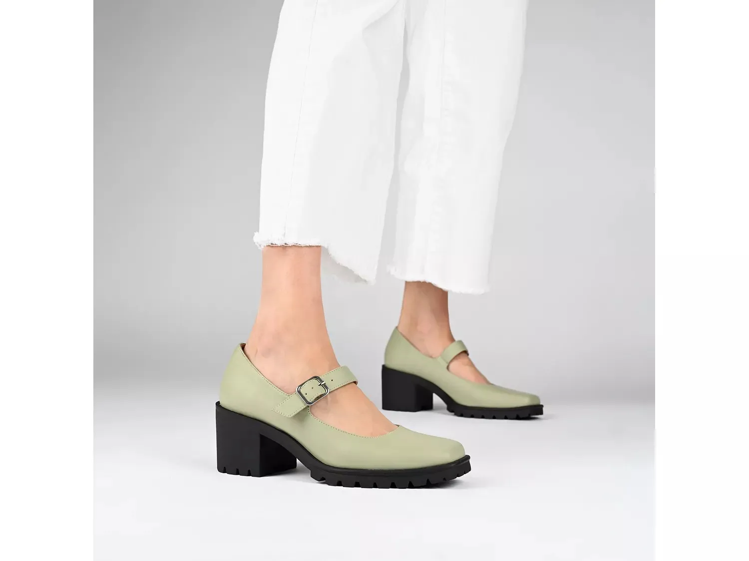Journee Collection Туфли-лодочки Gladys Pump из коллекции Journee, черные — фото 4