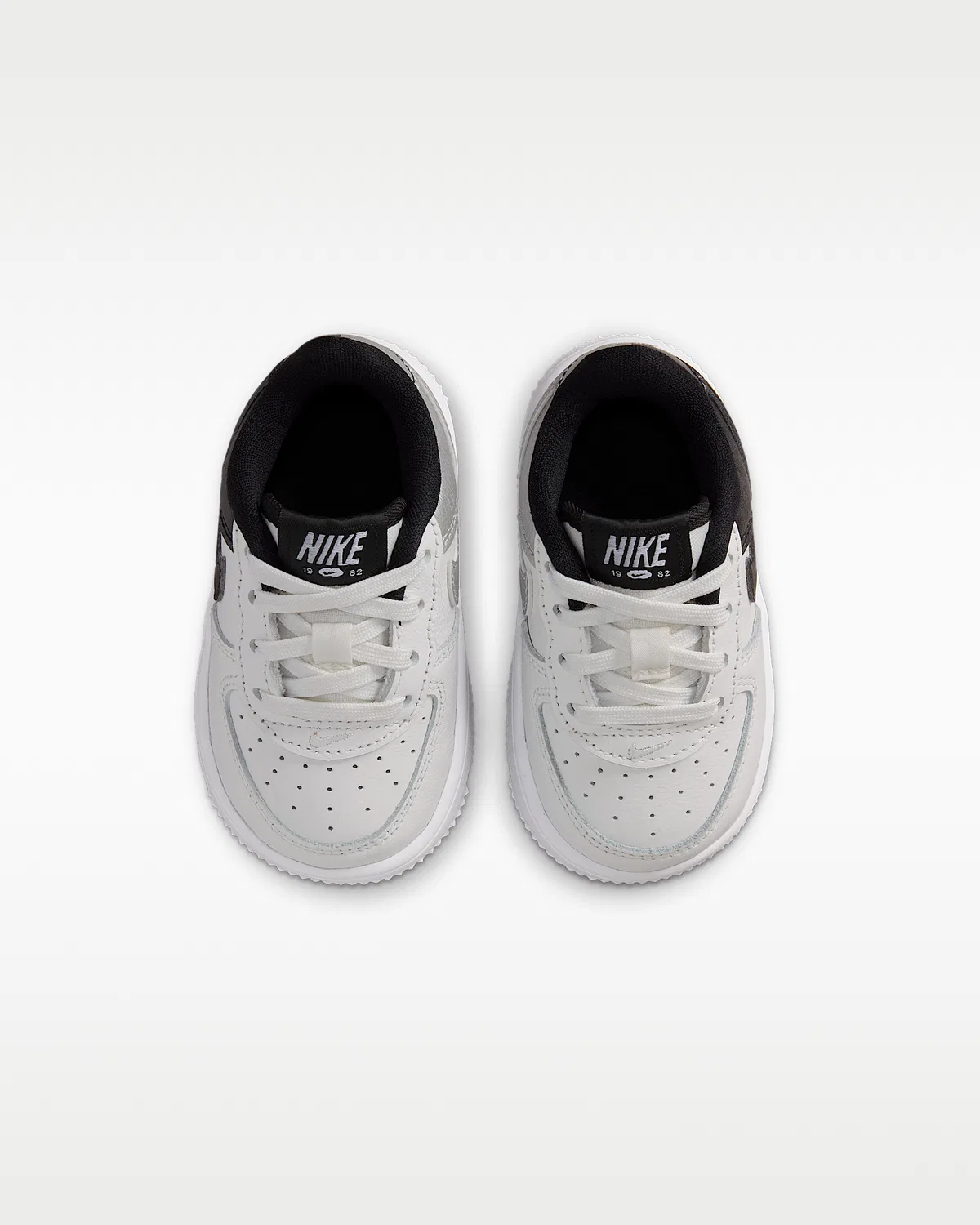 Детские кроссовки Nike Force 1 Low LV8 5, Summit White/White/Metallic Silver/Black — фото 4