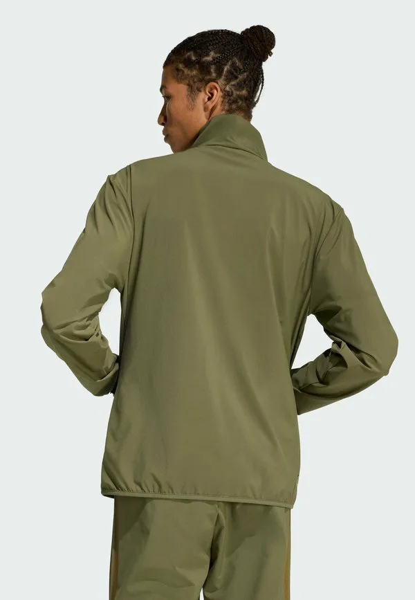 Тренировочная куртка house of tiro Adidas Sportswear, Olive Strata Colored Reflective — фото 2