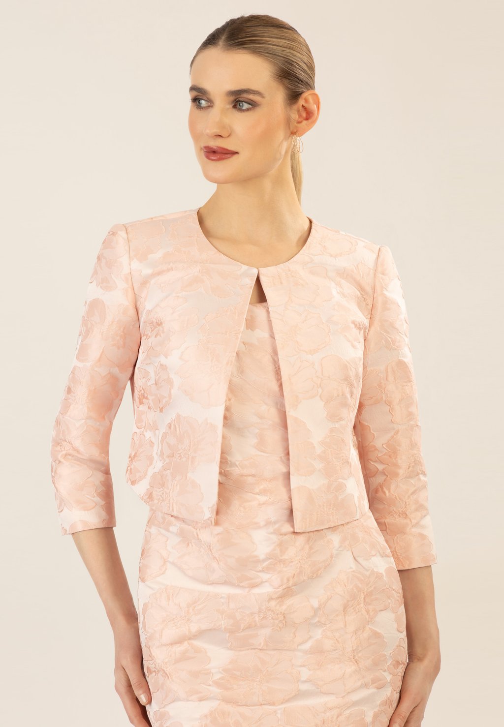 

Блейзер JACQUARD BOLERO Apart, светло-розовый