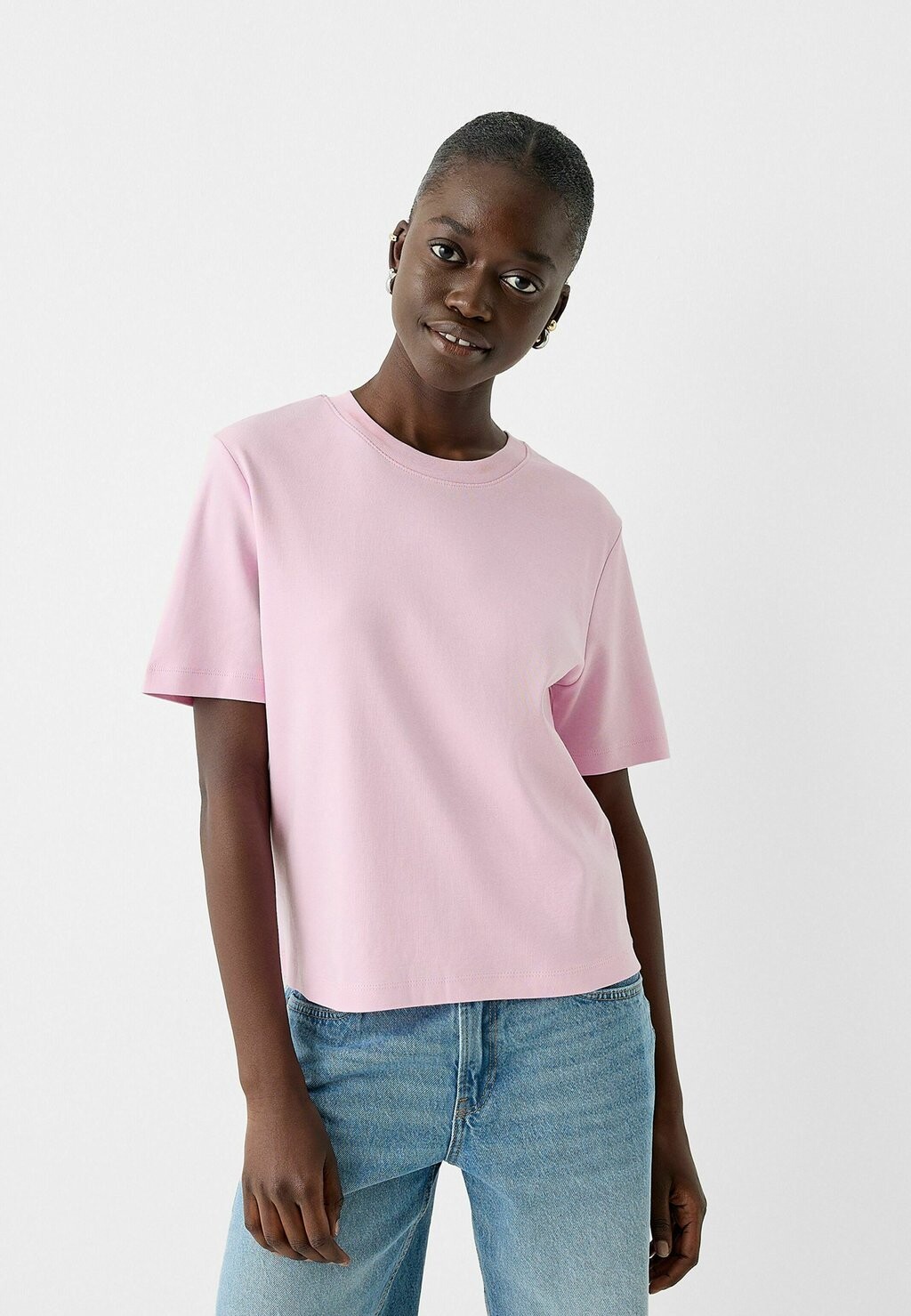 

Базовая футболка Bershka, светло-розовый
